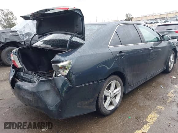 ✅ 2014 Toyota Camry SE • VIN: 4T1BF1FK4EU764533 • Lot: 43710236. Wystawiony na IAAI z przebiegiem 191 205 mil. Bezpłatny archiwum sprzedaży aukcyjnych z USA i szczegółowy raport historii pojazdu na DreamBid. Zdjęcie 4.