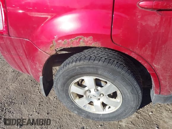 ✅ 2012 Ford Escape Limited • VIN: 1FMCU0EG3CKA83256 • Lot: 43871502. Wystawiony na IAAI z przebiegiem 281 178 mil. Bezpłatny archiwum sprzedaży aukcyjnych z USA i szczegółowy raport historii pojazdu na DreamBid. Zdjęcie 14.