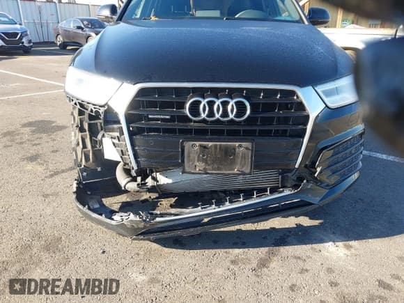 ✅ 2017 Audi Q3 Prestige • VIN: WA1GCCFS1HR004947 • Lot: 41633901. Listed on IAAI with 27,770 mi. Free auction sales archive from the USA and detailed vehicle history report at DreamBid. Image 6.