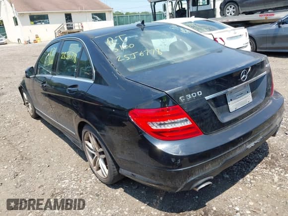 ✅ 2012 Mercedes-Benz C 300 Sport • VIN: WDDGF8BBXCA600961 • Lot: 42666917. Listed on IAAI with Not provided. Free auction sales archive from the USA and detailed vehicle history report at DreamBid. Image 3.