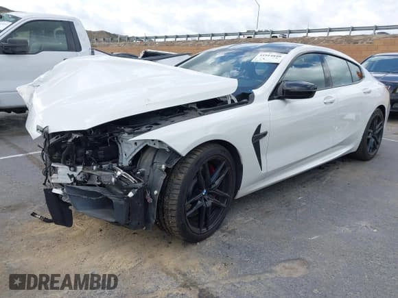 ✅ 2022 BMW M8 Competition • VIN: WBSGV0C0XNCG96234 • Lot: 41914840. Wystawiony na IAAI z przebiegiem 55 341 mil. Bezpłatny archiwum sprzedaży aukcyjnych z USA i szczegółowy raport historii pojazdu na DreamBid. Zdjęcie 2.