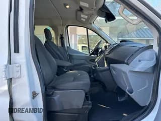 ✅ 2016 Ford Transit XLT • VIN: 1FBZX2ZM7GKA65435 • Lot: 93505495. Wystawiony na Copart z przebiegiem 166 071 mil. Bezpłatny archiwum sprzedaży aukcyjnych z USA i szczegółowy raport historii pojazdu na DreamBid. Zdjęcie 5.