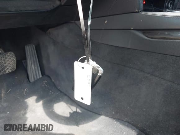 ✅ 2015 BMW 7 Series 750i • VIN: WBAYA8C56FGK19760 • Lot: 43349584. Wystawiony na IAAI z przebiegiem 169 085 mil. Bezpłatny archiwum sprzedaży aukcyjnych z USA i szczegółowy raport historii pojazdu na DreamBid. Zdjęcie 11.