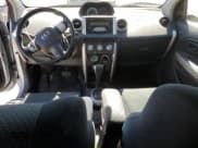 ✅ 2006 Scion xA • VIN: JTKKT624760141751 • Lot: 81780675. Wystawiony na Copart z przebiegiem 195 664 mil. Bezpłatny archiwum sprzedaży aukcyjnych z USA i szczegółowy raport historii pojazdu na DreamBid. Zdjęcie 8.