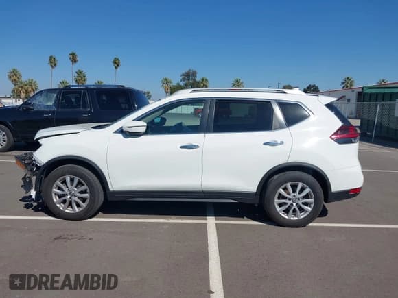 ✅ 2020 Nissan Rogue SL • VIN: 5N1AT2MT8LC793302 • Lot: 43254613. Wystawiony na IAAI z przebiegiem 131 821 mil. Bezpłatny archiwum sprzedaży aukcyjnych z USA i szczegółowy raport historii pojazdu na DreamBid. Zdjęcie 14.