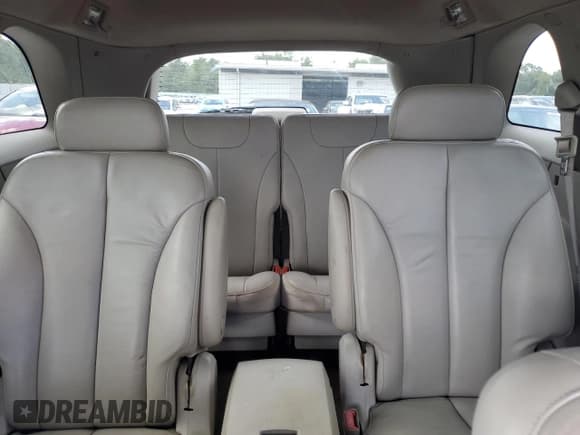 ✅ 2005 Chrysler Pacifica Touring • VIN: 2C4GM68405R287172 • Lot: 81390885. Listed on Copart with 190,398 mi. Free auction sales archive from the USA and detailed vehicle history report at DreamBid. Image 10.