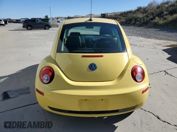 ✅ 2009 Volkswagen Beetle S • VIN: 3VWPW31C49M500483 • Лот: 90068685. Опубликован ранее на Copart с пробегом 40 502 миль. Бесплатный доступ к архиву аукционных продаж из США и подробный отчёт об истории автомобиля на DreamBid. Изображение 6.