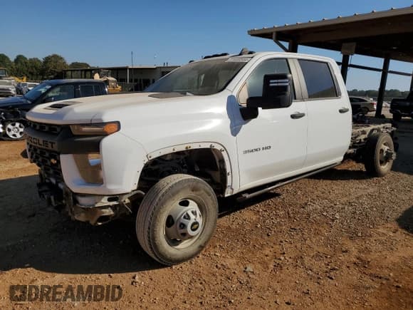 ✅ 2020 Chevrolet Silverado 3500 • VIN: 1GB4YSE74LF228472 • Lot: 77449544. Listed on Copart with 45,810 mi. Free auction sales archive from the USA and detailed vehicle history report at DreamBid. Image 1.