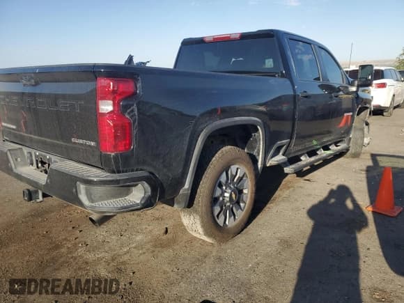 ✅ 2025 Chevrolet Silverado 2500HD Custom • VIN: 2GC4KME73S1178744 • Lot: 68050095. Wystawiony na Copart z przebiegiem Nie podano. Bezpłatny archiwum sprzedaży aukcyjnych z USA i szczegółowy raport historii pojazdu na DreamBid. Zdjęcie 3.