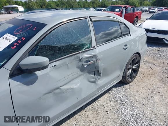 ✅ 2012 Volkswagen Jetta S • VIN: 3VW2K7AJ2CM317828 • Lot: 42366955. Listed on IAAI with 138,676 mi. Free auction sales archive from the USA and detailed vehicle history report at DreamBid. Image 6.