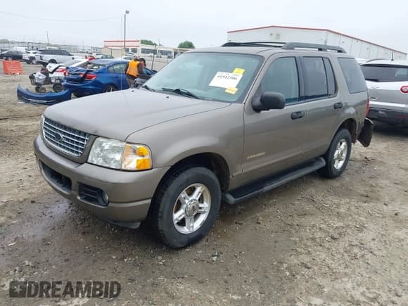 ✅ 2005 Ford Explorer XLT • VIN: 1FMZU73K15UA50967 • Lot: 41942506. Wystawiony na IAAI z przebiegiem 175 621 mil. Bezpłatny archiwum sprzedaży aukcyjnych z USA i szczegółowy raport historii pojazdu na DreamBid. Zdjęcie 17.