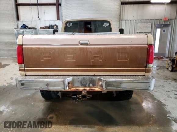 ✅ 1989 Ford F-350 • VIN: 1FTHF36G0KNA88965 • Lot: 42921324. Wystawiony na Copart z przebiegiem 92 521 mil. Bezpłatny archiwum sprzedaży aukcyjnych z USA i szczegółowy raport historii pojazdu na DreamBid. Zdjęcie 6.