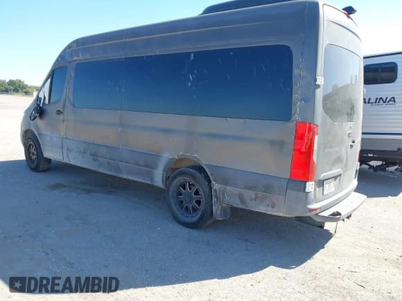 ✅ 2019 Freightliner Sprinter • VIN: WCDPF1CD1KT002037 • Лот: 43459956. Опубликован ранее на IAAI с пробегом 132 330 миль. Бесплатный доступ к архиву аукционных продаж из США и подробный отчёт об истории автомобиля на DreamBid. Изображение 3.