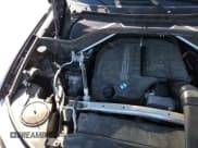 ✅ 2017 BMW X5 xDrive35i • VIN: 5UXKR0C35H0X80799 • Lot: 90932325. Wystawiony na Copart z przebiegiem 105 252 mil. Bezpłatny archiwum sprzedaży aukcyjnych z USA i szczegółowy raport historii pojazdu na DreamBid. Zdjęcie 14.