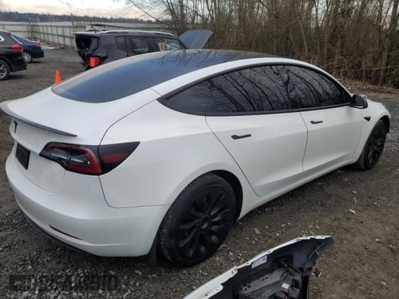 ✅ 2023 Tesla Model 3 • VIN: 5YJ3E1EA0PF577919 • Lot: 45165645. Wystawiony na Copart z przebiegiem 36 395 mil. Bezpłatny archiwum sprzedaży aukcyjnych z USA i szczegółowy raport historii pojazdu na DreamBid. Zdjęcie 3.