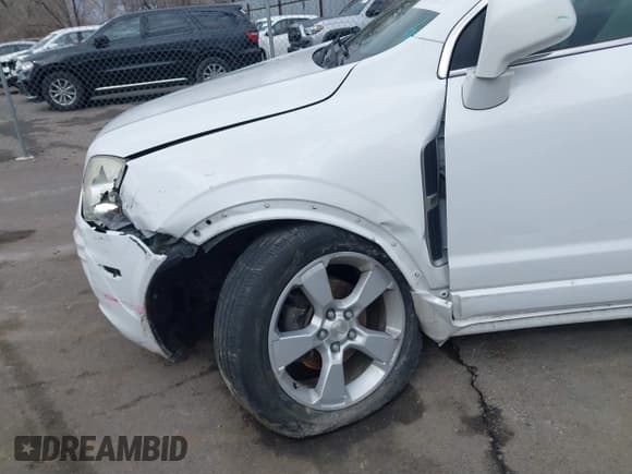 ✅ 2014 Chevrolet Captiva Sport LTZ • VIN: 3GNAL4EK8ES631051 • Lot: 41721041. Wystawiony na IAAI z przebiegiem 140 258 mil. Bezpłatny archiwum sprzedaży aukcyjnych z USA i szczegółowy raport historii pojazdu na DreamBid. Zdjęcie 6.