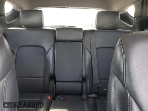 ✅ 2017 Hyundai Santa Fe 2.0T • VIN: 5NMZU4LA5HH041467 • Lot: 81898505. Listed on Copart with 121,360 mi. Free auction sales archive from the USA and detailed vehicle history report at DreamBid. Image 10.