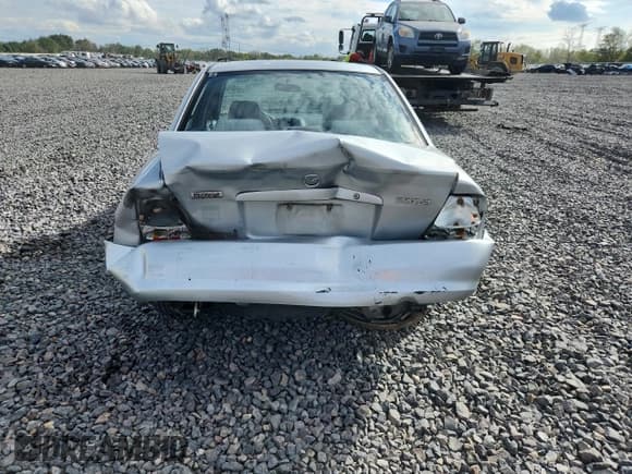 ✅ 2000 Mazda Protege DX • VIN: JM1BJ2226Y0241394 • Lot: 84044025. Wystawiony na Copart z przebiegiem 84 172 mil. Bezpłatny archiwum sprzedaży aukcyjnych z USA i szczegółowy raport historii pojazdu na DreamBid. Zdjęcie 6.