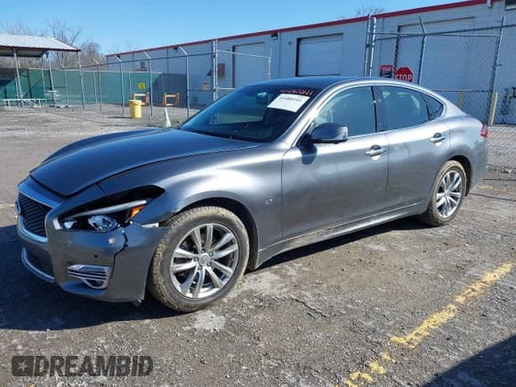 ✅ 2018 Infiniti Q70 Luxe • VIN: JN1BY1AR3JM220783 • Лот: 41480241. Опубликован ранее на IAAI с пробегом 95 739 миль. Бесплатный доступ к архиву аукционных продаж из США и подробный отчёт об истории автомобиля на DreamBid. Изображение 17.