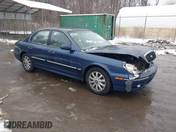 2004 Hyundai Sonata GLS z VIN KMHWF35H74A995106, wystawiony jako IAAI lot #41478439 z przebiegiem 212 914 mil mil oraz . Historia ofert i sprzedaży dostępna na DreamBid. Obrazek 1.