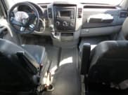 ✅ 2014 Mercedes-Benz Sprinter Passenger • VIN: WDZPE7CC8E5834266 • Лот: 56178535. Опубликован ранее на Copart с пробегом 125 433 миль. Бесплатный доступ к архиву аукционных продаж из США и подробный отчёт об истории автомобиля на DreamBid. Изображение 8.