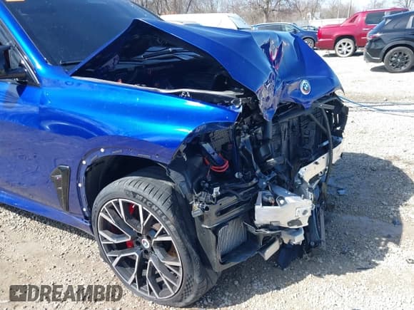 ✅ 2022 BMW X5 M • VIN: 5YMJU0C00N9M64484 • Лот: 41825141. Опубликован ранее на IAAI с пробегом Не указан. Бесплатный доступ к архиву аукционных продаж из США и подробный отчёт об истории автомобиля на DreamBid. Изображение 13.