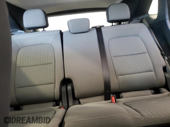 ✅ 2021 Ford Escape S • VIN: 1FMCU9F62MUA49745 • Lot: 91186235. Wystawiony na Copart z przebiegiem 11 472 mil. Bezpłatny archiwum sprzedaży aukcyjnych z USA i szczegółowy raport historii pojazdu na DreamBid. Zdjęcie 10.