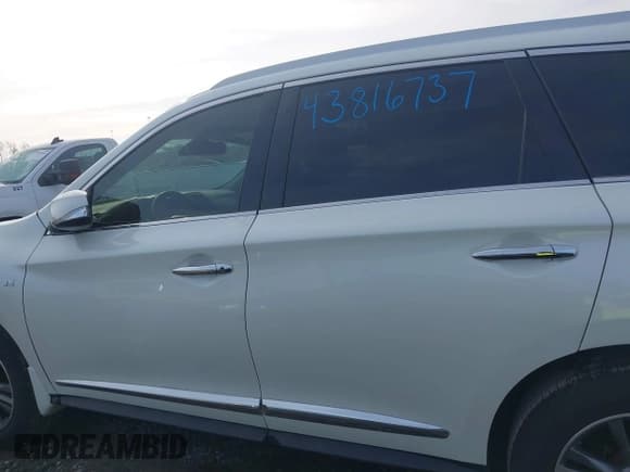 ✅ 2019 Infiniti QX60 Luxe • VIN: 5N1DL0MM2KC560167 • Lot: 43816737. Wystawiony na IAAI z przebiegiem 76 640 mil. Bezpłatny archiwum sprzedaży aukcyjnych z USA i szczegółowy raport historii pojazdu na DreamBid. Zdjęcie 14.