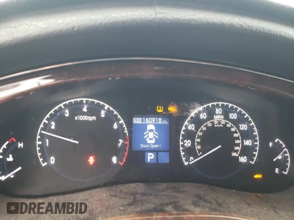 ✅ 2010 Hyundai Genesis • VIN: KMHGC4DE0AU095457 • Lot: 89697535. Wystawiony na Copart z przebiegiem 160 918 mil. Bezpłatny archiwum sprzedaży aukcyjnych z USA i szczegółowy raport historii pojazdu na DreamBid. Zdjęcie 9.