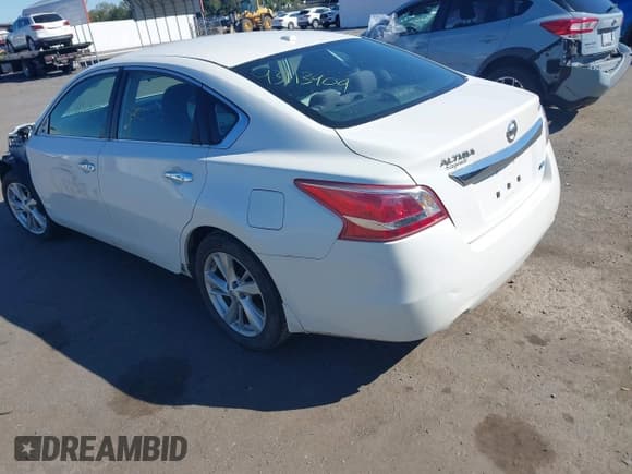 ✅ 2013 Nissan Altima SL • VIN: 1N4AL3AP0DN427928 • Lot: 43113909. Listed on IAAI with 171,201 mi. Free auction sales archive from the USA and detailed vehicle history report at DreamBid. Image 3.
