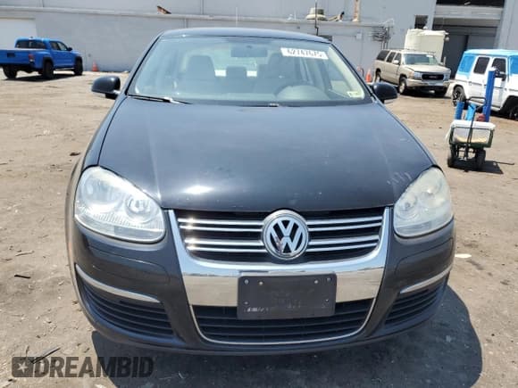✅ 2010 Volkswagen Jetta Limited Edition • VIN: 3VWAZ7AJXAM117641 • Lot: 62747675. Wystawiony na Copart z przebiegiem 174 407 mil. Bezpłatny archiwum sprzedaży aukcyjnych z USA i szczegółowy raport historii pojazdu na DreamBid. Zdjęcie 5.