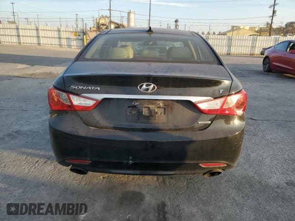 ✅ 2012 Hyundai Sonata SE • VIN: 5NPEC4AB6CH408594 • Lot: 91305435. Listed on Copart with 122,086 mi. Free auction sales archive from the USA and detailed vehicle history report at DreamBid. Image 6.