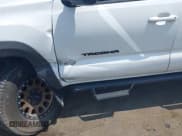 ✅ 2018 Toyota Tacoma SR • VIN: 3TMCZ5AN5JM152963 • Lot: 42933294. Listed on IAAI with 81,876 mi. Free auction sales archive from the USA and detailed vehicle history report at DreamBid. Image 6.