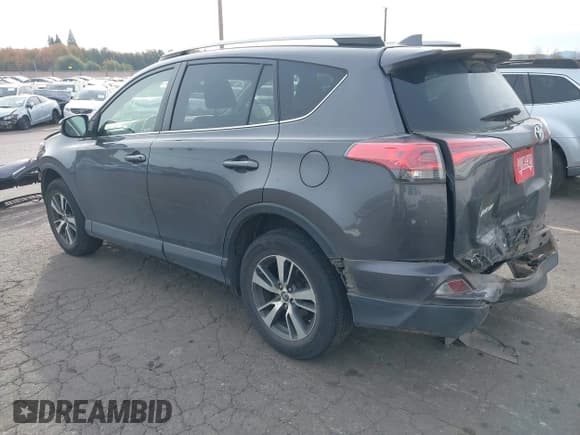 ✅ 2018 Toyota RAV4 XLE • VIN: JTMRFREV2JJ231749 • Лот: 43599708. Опубликован ранее на IAAI с пробегом 103 224 миль. Бесплатный доступ к архиву аукционных продаж из США и подробный отчёт об истории автомобиля на DreamBid. Изображение 3.