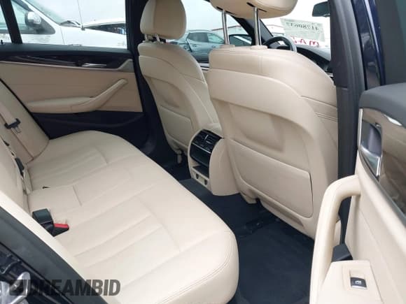 ✅ 2018 BMW 5 Series 530i • VIN: WBAJA5C55JWA39526 • Lot: 41780637. Listed on IAAI with 121,693 mi. Free auction sales archive from the USA and detailed vehicle history report at DreamBid. Image 8.