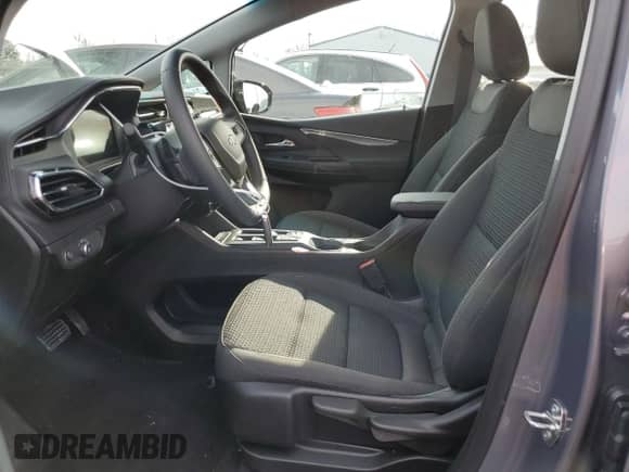 2023 Chevrolet Bolt EV 1LT с VIN 1G1FW6S08P4181417, выставлен на аукционе Copart как лот 77851623 с пробегом 296 миль миль и . История ставок и продаж доступна на DreamBid. Изображение 7.