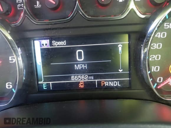 ✅ 2018 Chevrolet Silverado 1500 LT • VIN: 1GCPCREC6JF213658 • Lot: 41399740. Wystawiony na IAAI z przebiegiem 66 562 mil. Bezpłatny archiwum sprzedaży aukcyjnych z USA i szczegółowy raport historii pojazdu na DreamBid. Zdjęcie 16.