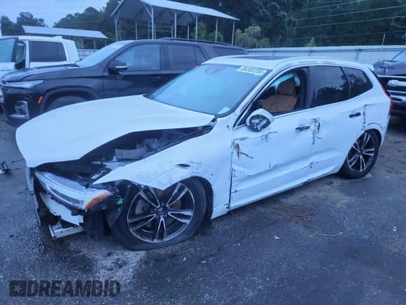 ✅ 2020 Volvo XC60 Momentum • VIN: YV4A22RKXL1597989 • Lot: 84382255. Listed on Copart with 117,804 mi. Free auction sales archive from the USA and detailed vehicle history report at DreamBid. Image 1.