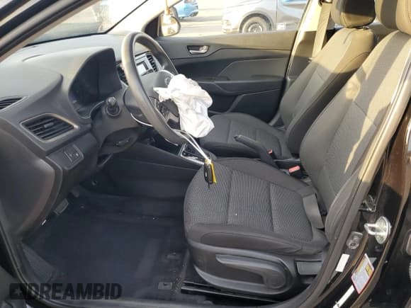 ✅ 2018 Hyundai Accent SE • VIN: 3KPC24A32JE033646 • Лот: 78447854. Опубликован ранее на Copart с пробегом 100 076 миль. Бесплатный доступ к архиву аукционных продаж из США и подробный отчёт об истории автомобиля на DreamBid. Изображение 7.