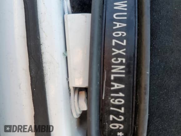 ✅ 2022 Lamborghini Huracan • VIN: ZHWUA6ZX5NLA19726 • Lot: 75687334. Listed on Copart with Not provided. Free auction sales archive from the USA and detailed vehicle history report at DreamBid. Image 12.