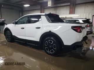 ✅ 2022 Hyundai Santa Cruz SEL • VIN: 5NTJBDAE9NH028343 • Лот: 81708214. Размещён на Copart с пробегом 27 872 миль миль. Получите бесплатный доступ к архиву аукционных продаж из США и посмотрите подробный отчёт об истории автомобиля на DreamBid. Изображение 2.
