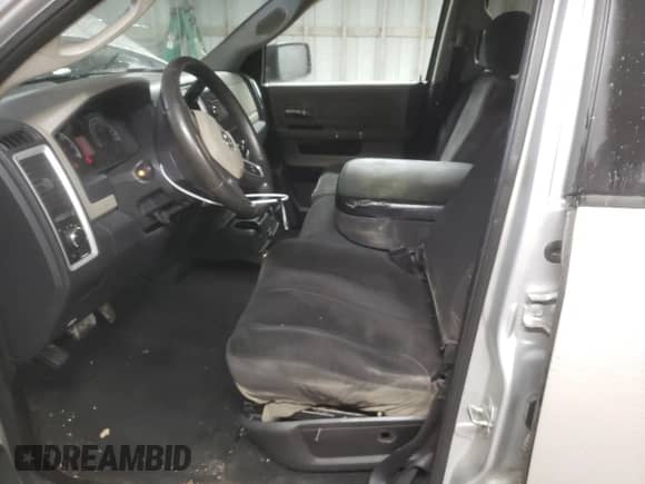 ✅ 2009 Dodge 1500 ST • VIN: 1D3HV18P69S784382 • Лот: 84201144. Размещён на Copart с пробегом 162 588 миль миль. Получите бесплатный доступ к архиву аукционных продаж из США и посмотрите подробный отчёт об истории автомобиля на DreamBid. Изображение 7.