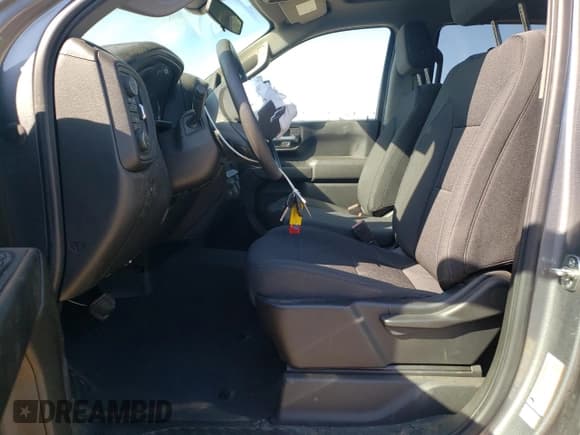 ✅ 2021 Chevrolet Silverado 1500 Custom Trail Boss • VIN: 1GCPYCEF2MZ436808 • Lot: 74205634. Wystawiony na Copart z przebiegiem 44 500 mil. Bezpłatny archiwum sprzedaży aukcyjnych z USA i szczegółowy raport historii pojazdu na DreamBid. Zdjęcie 7.