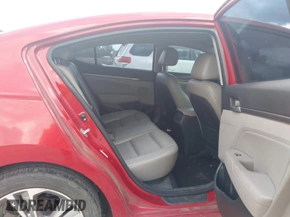 ✅ 2017 Hyundai Elantra SE • VIN: KMHD84LF1HU263700 • Lot: 42960087. Wystawiony na IAAI z przebiegiem 230 748 mil. Bezpłatny archiwum sprzedaży aukcyjnych z USA i szczegółowy raport historii pojazdu na DreamBid. Zdjęcie 8.