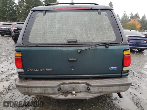 ✅ 1996 Ford Explorer XL • VIN: 1FMDU32X9TZA60520 • Lot: 87482655. Listed on Copart with 226,034 mi. Free auction sales archive from the USA and detailed vehicle history report at DreamBid. Image 6.