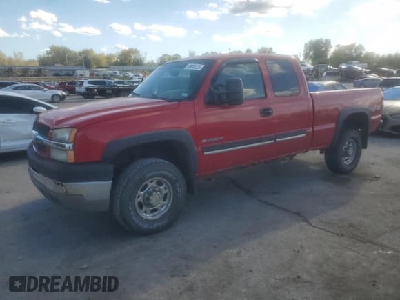 ✅ 2004 Chevrolet Silverado 2500HD LS • VIN: 1GCHK29U24E111656 • Lot: 90936125. Wystawiony na Copart z przebiegiem 196 065 mil. Bezpłatny archiwum sprzedaży aukcyjnych z USA i szczegółowy raport historii pojazdu na DreamBid. Zdjęcie 1.