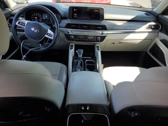 ✅ 2021 Kia Telluride EX • VIN: 5XYP34HC6MG194027 • Lot: 70802435. Listed on Copart with 66,062 mi. Free auction sales archive from the USA and detailed vehicle history report at DreamBid. Image 8.