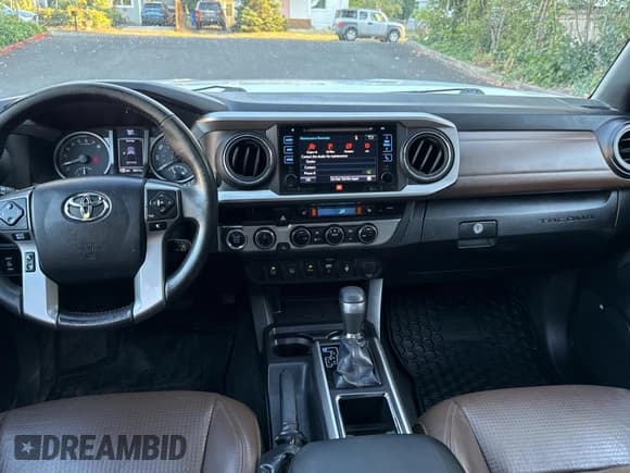 ✅ 2016 Toyota Tacoma Limited • VIN: 5TFHZ5BN5GX007493 • Lot: 70233115. Wystawiony na Copart z przebiegiem 86 313 mil. Bezpłatny archiwum sprzedaży aukcyjnych z USA i szczegółowy raport historii pojazdu na DreamBid. Zdjęcie 9.