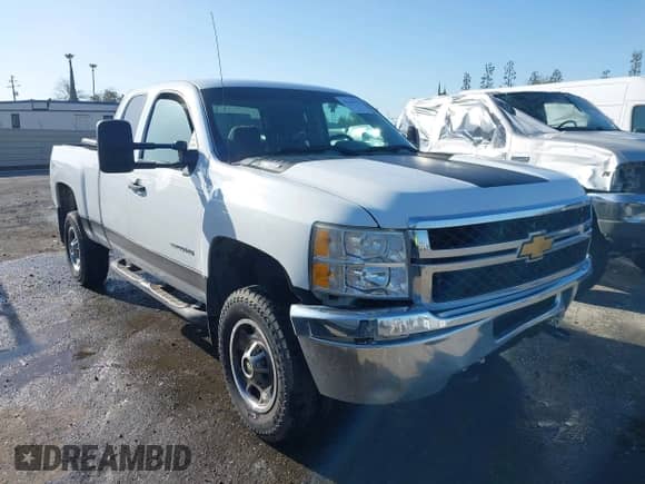 ✅ 2013 Chevrolet Silverado 2500HD Work Truck • VIN: 1GC2KVCGXDZ403672 • Lot: 41944179. Wystawiony na IAAI z przebiegiem 232 436 mil. Bezpłatny archiwum sprzedaży aukcyjnych z USA i szczegółowy raport historii pojazdu na DreamBid. Zdjęcie 1.