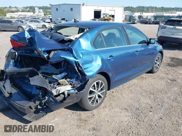 ✅ 2017 Volkswagen Jetta SE • VIN: 3VWDB7AJ0HM274784 • Лот: 43204724. Опубликован ранее на IAAI с пробегом 102 874 миль. Бесплатный доступ к архиву аукционных продаж из США и подробный отчёт об истории автомобиля на DreamBid. Изображение 4.